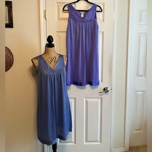 Vintage Vanity Fair sleeveless nightie night gown v-neck lace S blue or indigo